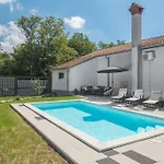 House Brest * Buzet